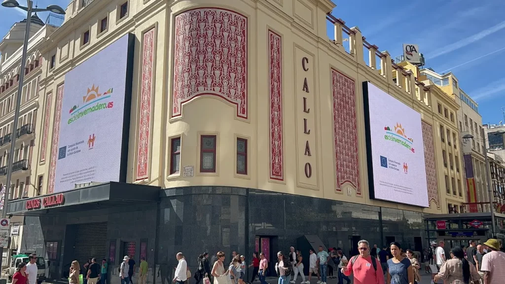 Campaña publicitaria de Es de invernadero en Callao y Gran Vía